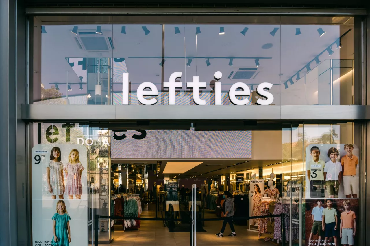 Salon marki Lefties w Barcelonie (fot. Manuel Milan/Shutterstock)
