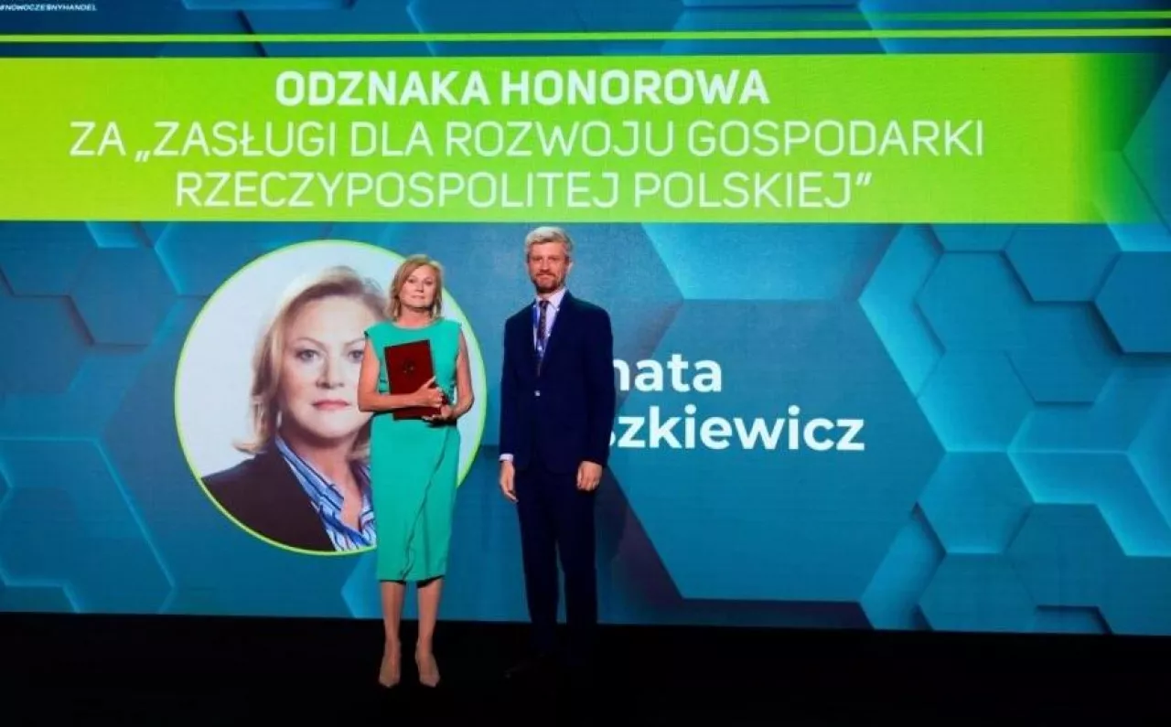 Renata Juszkiewicz z odznaką honorową za zasługi dla rozwoju gospodarki RP (fot. POHiD)