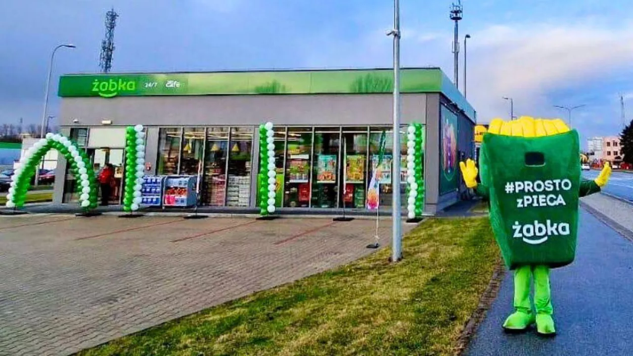 Żabka otwiera nowe sklepy na stacji paliw Czym się wyróżnia ten format? (fot. Agata Michalska/LinkedIn)