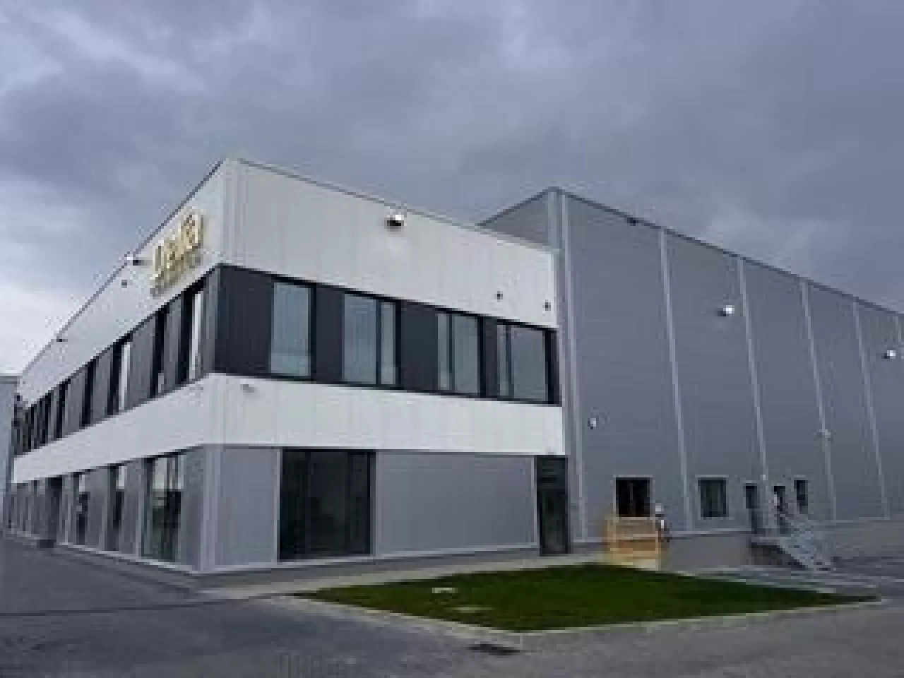Magazyn Delia Cosmetics w Konstantynowie Łódzkim (fot. Delia Cosmetics)