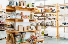 Duża część konsumentów jest w stanie wybierać ekologicznie zapakowane produkty, nawet jeśli są one droższe (fot. Shutterstock)
