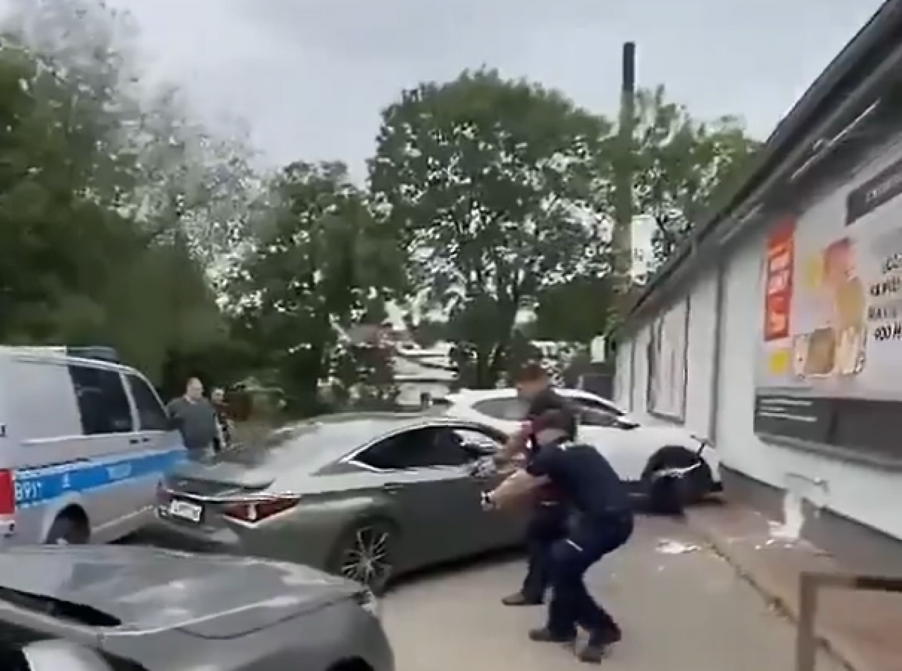 Akcja policji pod Biedronką w Bolkowie