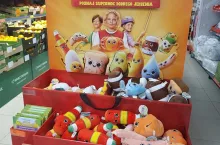W wakacje w Biedronce pojawi się kolejny pluszowy ”gang” (fot. wiadomoscihandlowe.pl)