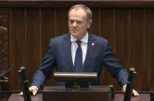 Donald Tusk podczas expose w Sejmie (youtube.com/@SejmRP_PL)