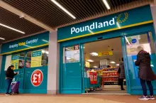 Sklep sieci Poundland w Londynie (fot. Brookgardener/Shutterstock)