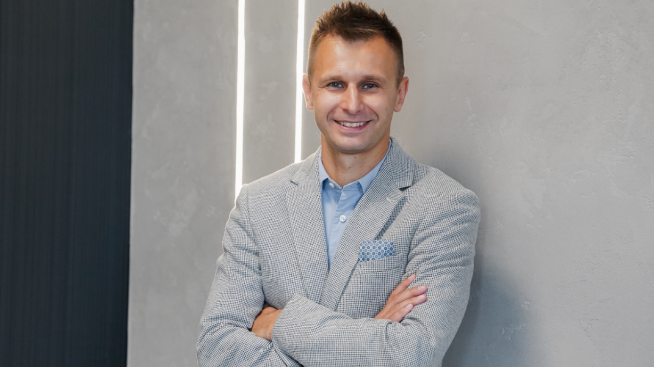 Dawid Włodek, od 15 lat rozwija sieci sklepów spożywczych Kaprys (fot. Kaprys Polski Sklep)