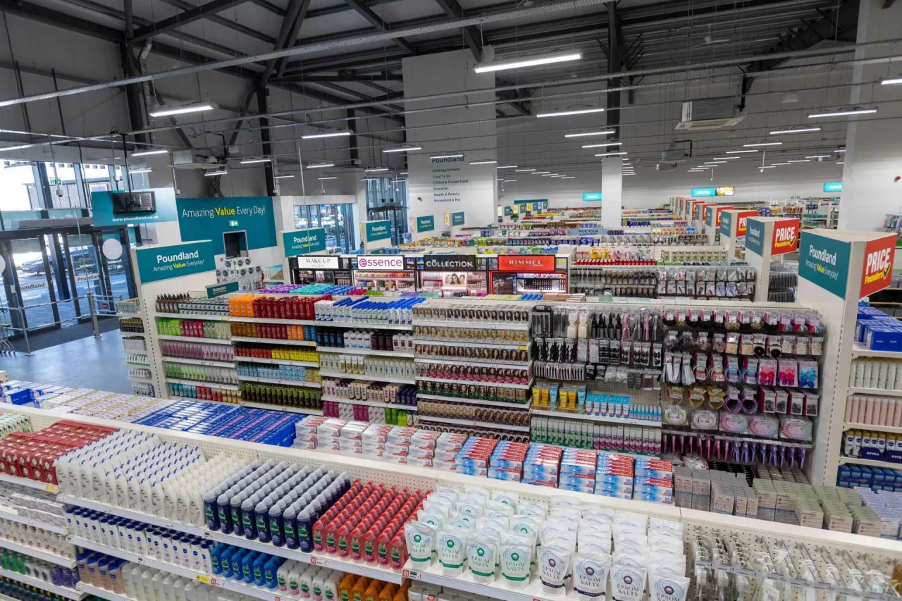 Dyskont przemysłowo-spożywczy brytyjskiej sieci Poundland