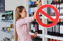 Zakaz sprzedaży alkoholu w Szczecinie – kiedy będzie obowiązywać nocna prohibicja? (fot. Canva)