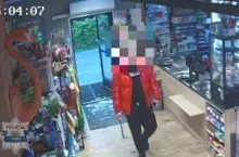 <p>27-latek z maczetą napadł na sklep w gminie Gąbin (fot. KMP Płock)</p>