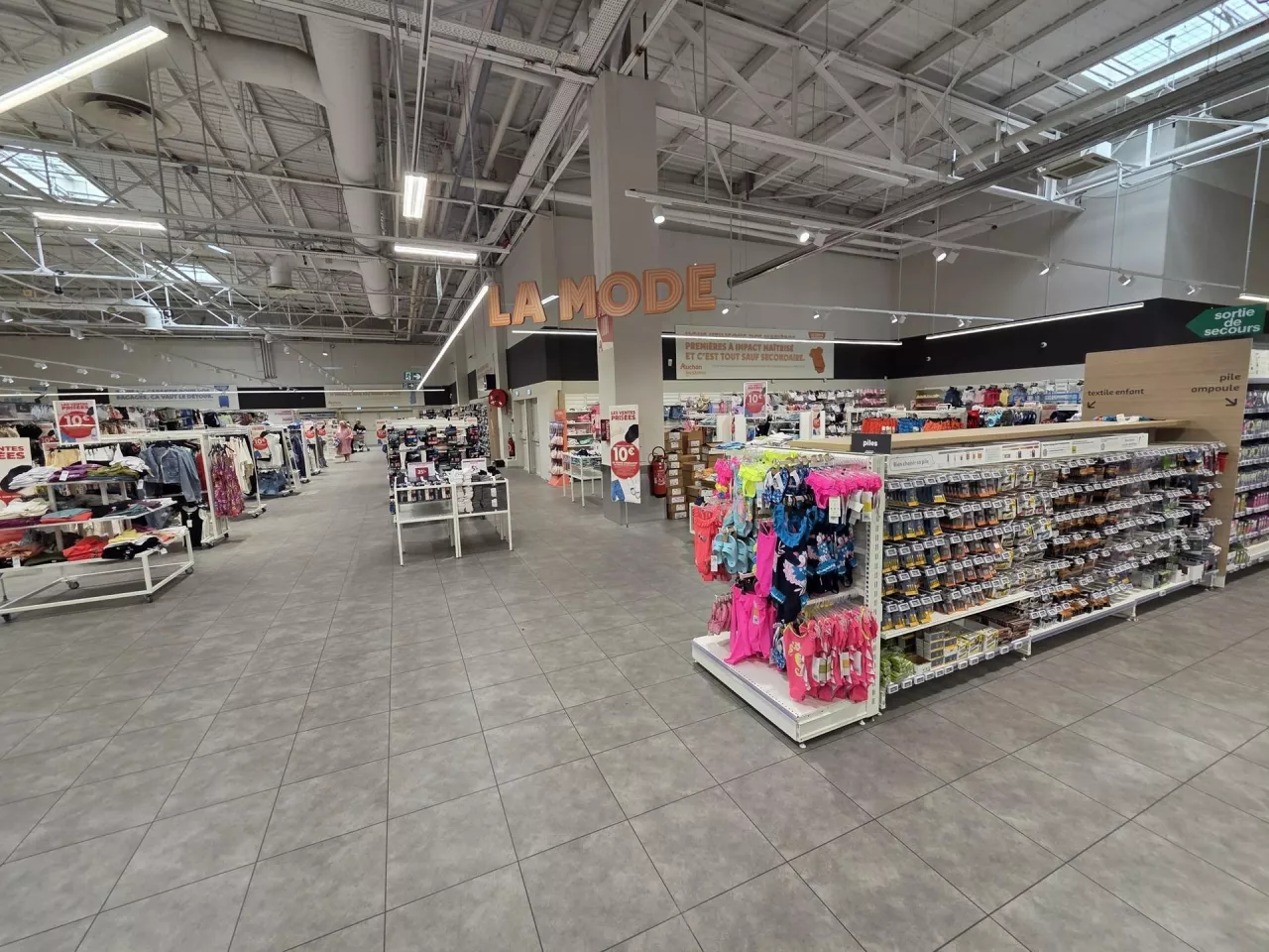 Auchan modernizuje hipermarkety. Nowy format testowany (fot. Łukasz Rawa, wiadomoscihandlowe.pl)