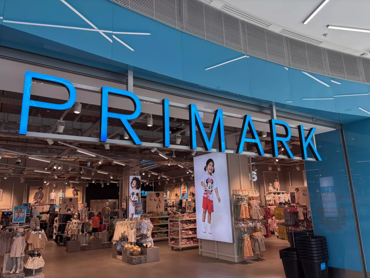 Na zdj. sklep sieci Primark (fot. Pietukhova/Shutterstock)
