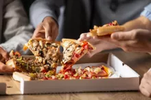 W maju zantoowano spadek klientów odwiedzających pizzerie (fot. Shutterstock)