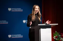 Agnieszka Dziemianowicz-Bąk, minister rodziny, pracy i polityki społecznej w rządzie Donalda Tuska (MRPiPS)