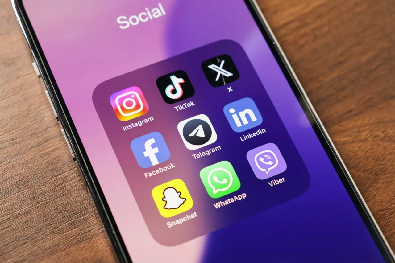 Social commerce w Polsce 2025 – jak social media zmieniają handel online (fot. Shutterstock)