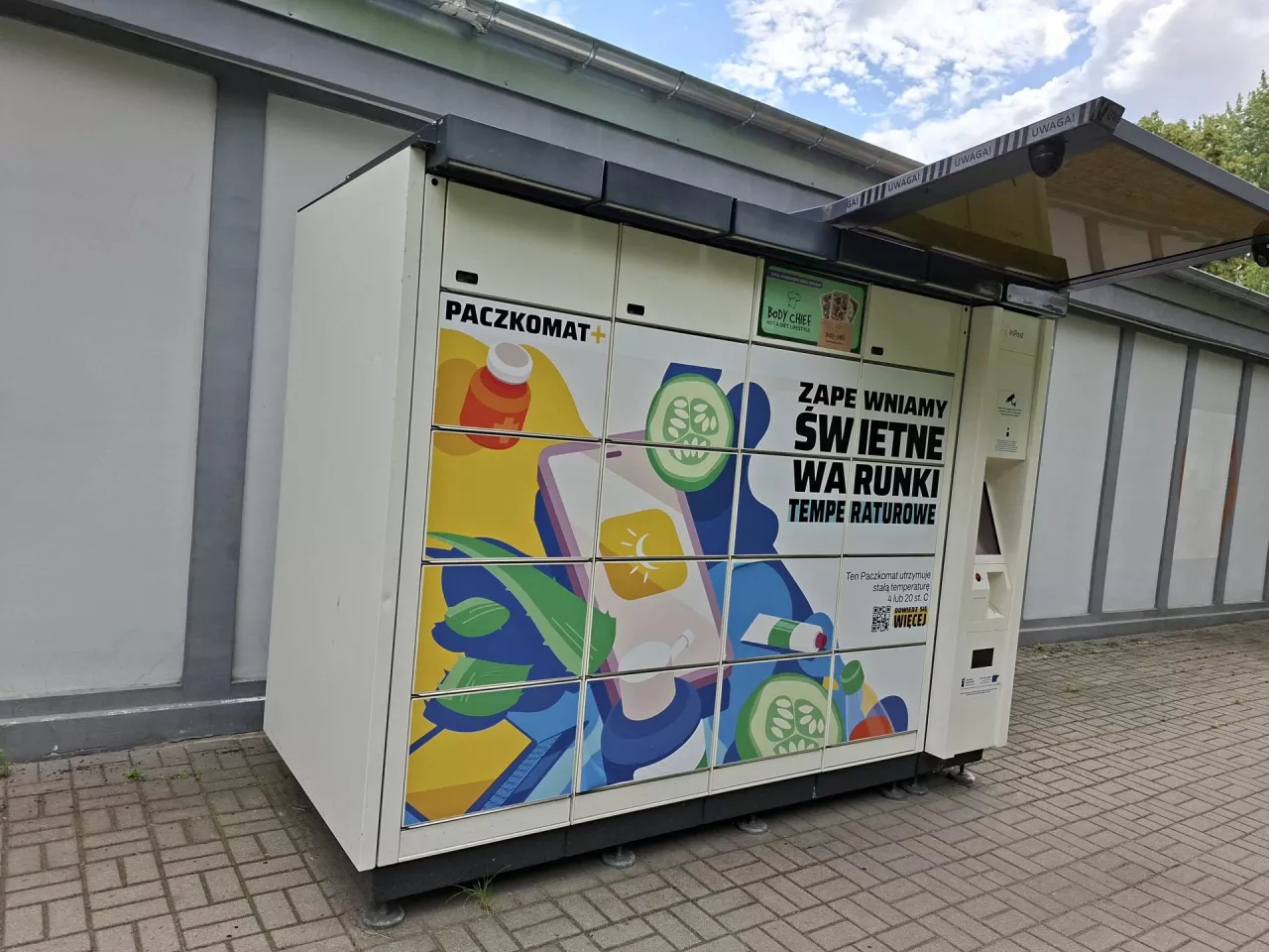 Paczkomat Plus w Warszawie (fot. wiadomoscihandlowe.pl/PJ)
