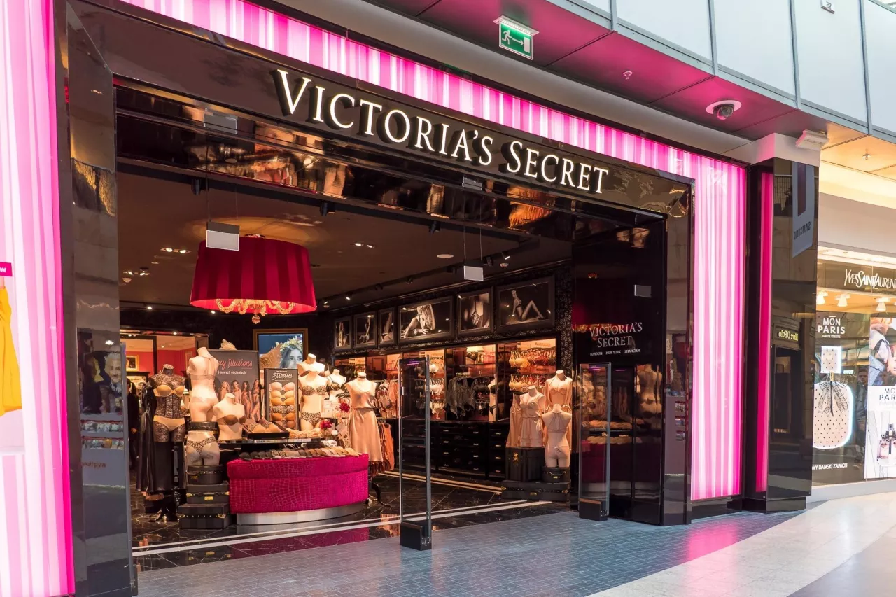 Sklep Victoria‘s Secret w Złotych Tarasach w Warszawie (fot. fot. Sebastian Rudnicki/złote Tarasy)