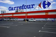 Na zdj. sklep sieci Carrefour (fot. LCV/Shutterstock)