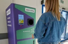 System kaucyjny przyniesie sklepom straty? (fot. Mlekovita)