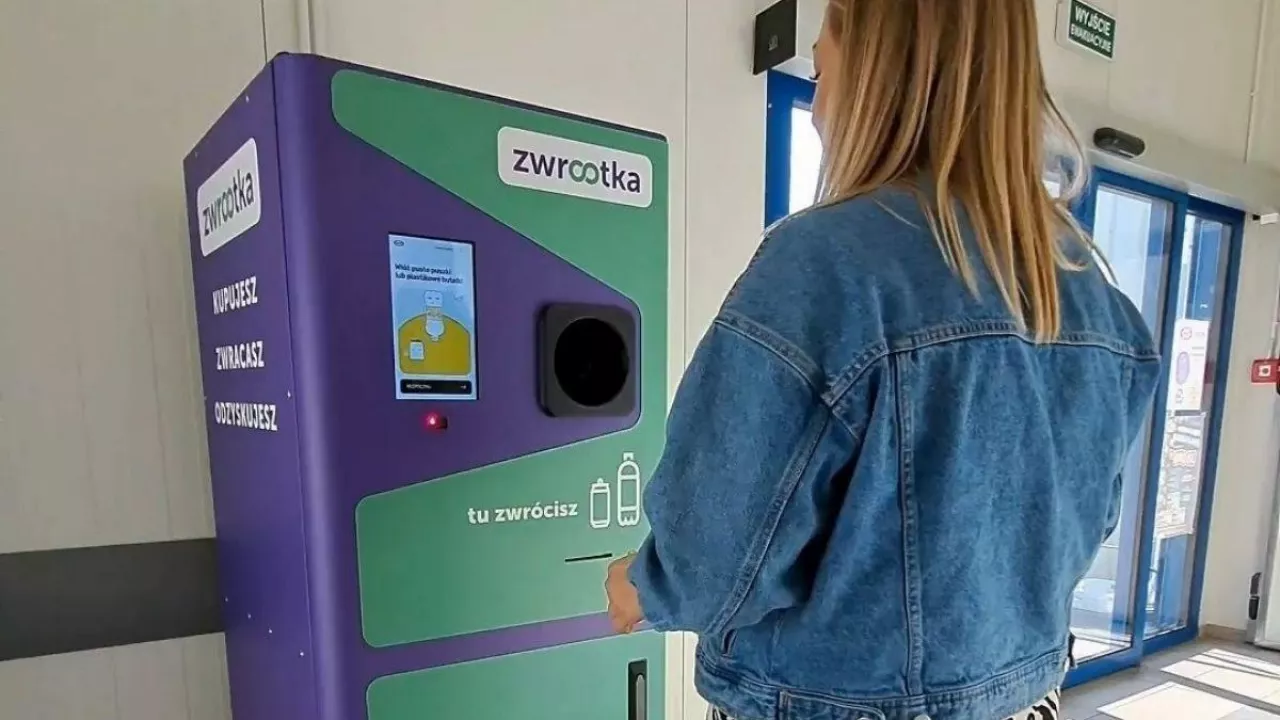 System kaucyjny przyniesie sklepom straty? (fot. Mlekovita)