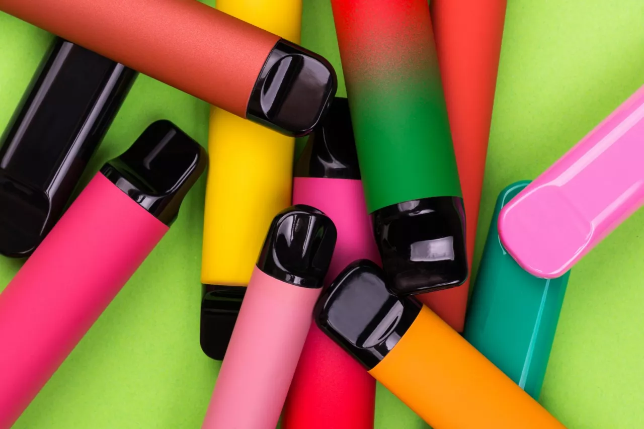 Wyniki kontroli e-papierosów mogą szokować (fot. Shutterstock)