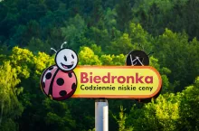 W sierpniu 2024 roku do sklepów Biedronka trafią maskotki z nowego gangu (Shutterstock)