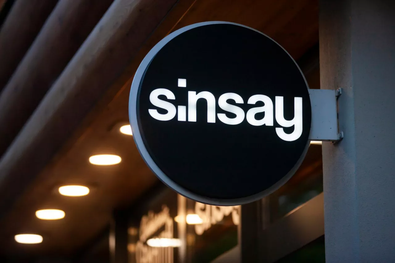 Kasy samoobsługowe w Sinsay – wyniki testów, dane i zmiany w handlu (Shutterstock)