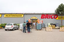 <p>Bricomarché i Jasam współpracują. ”Nowy rozdział franczyzy” (fot. Bricomarche Olsztyn/Facebook.com)</p>