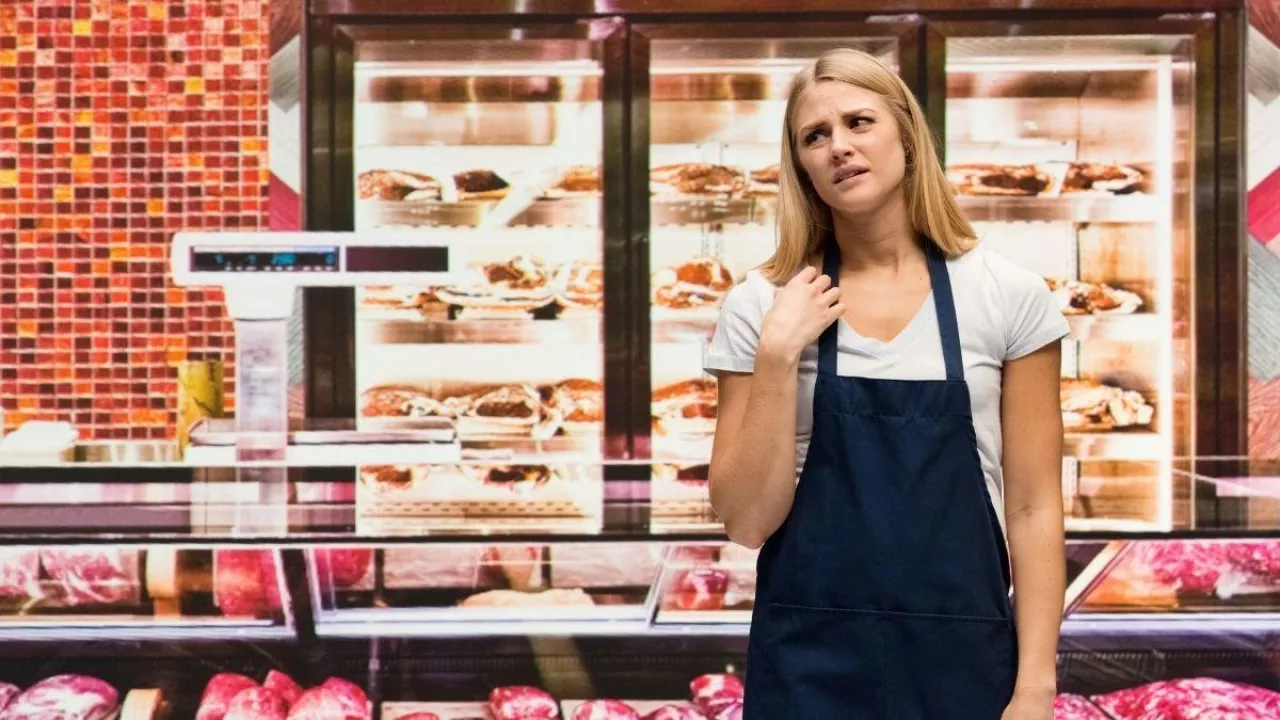 <p>Przerażające dane: Już 2000 sklepów zniknęło. Top 5 branż najbardziej zagrożonych (fot. Canva)</p>