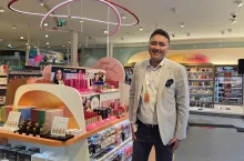 Hubert Iwanowski obecny dyrektor ds. rozwoju sprzedaży międzynarodowej w firmie Eveline Cosmetic miał udział w wejściu sieci drogerii DM do Polski (fot. wiadomoscikosmetyczne.pl)