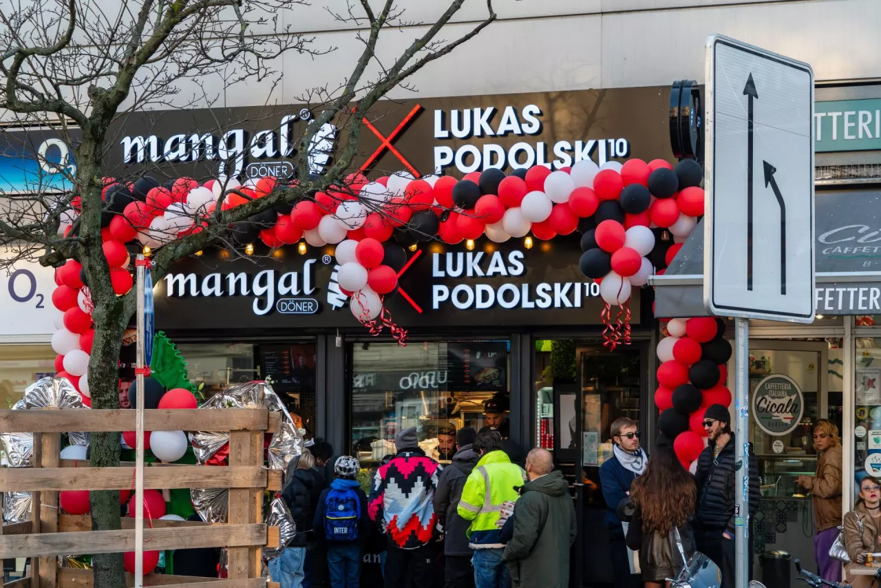 Firma Mangal Döner, której współzałożycielem jest Lukas Podolski, chce się rozwijać dzięki kooperacji z sieciami detalicznymi (fot. Shutterstock)