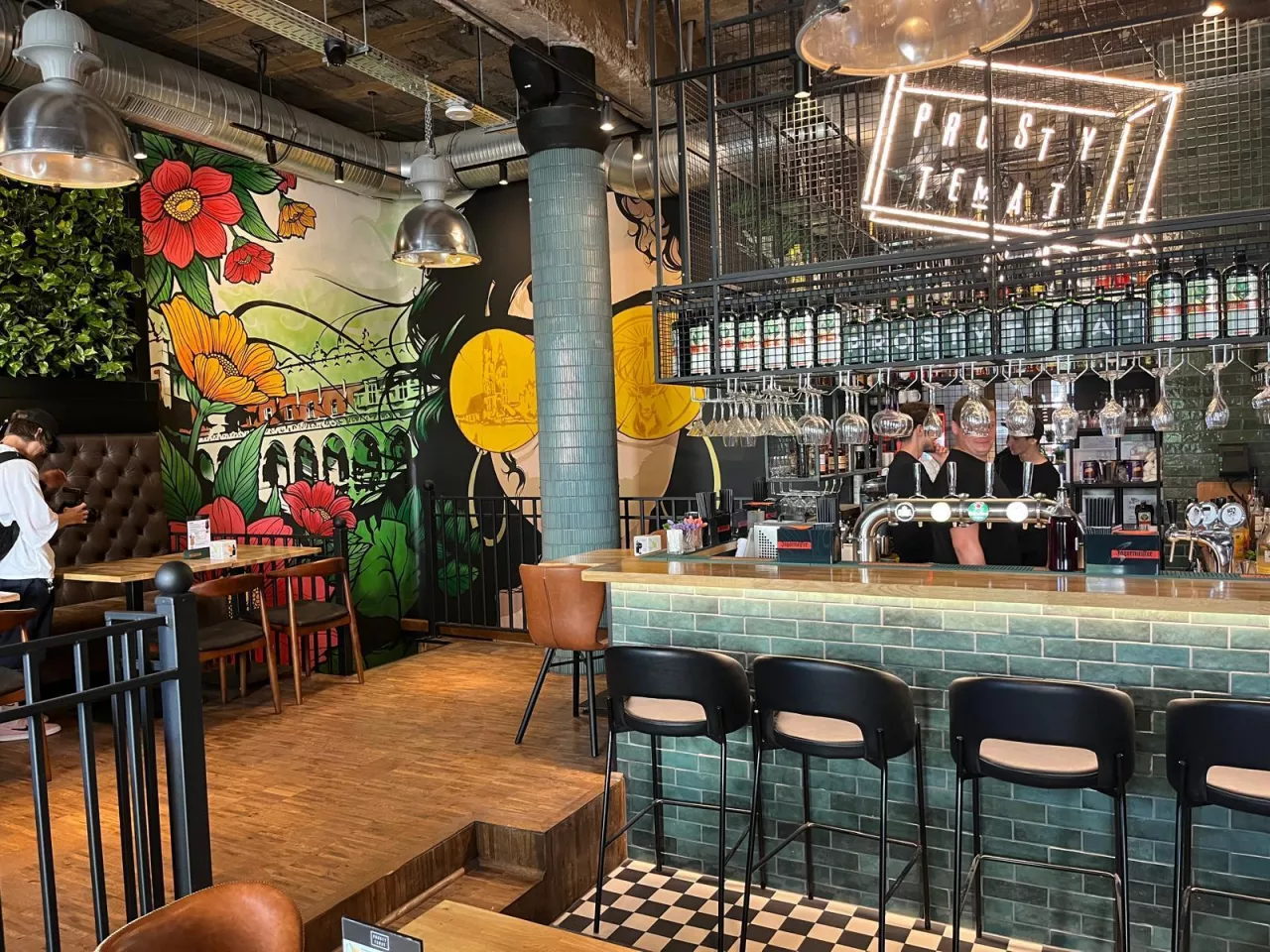 <p>Prosty Temat to jeden z szyldów Mex Polska</p>