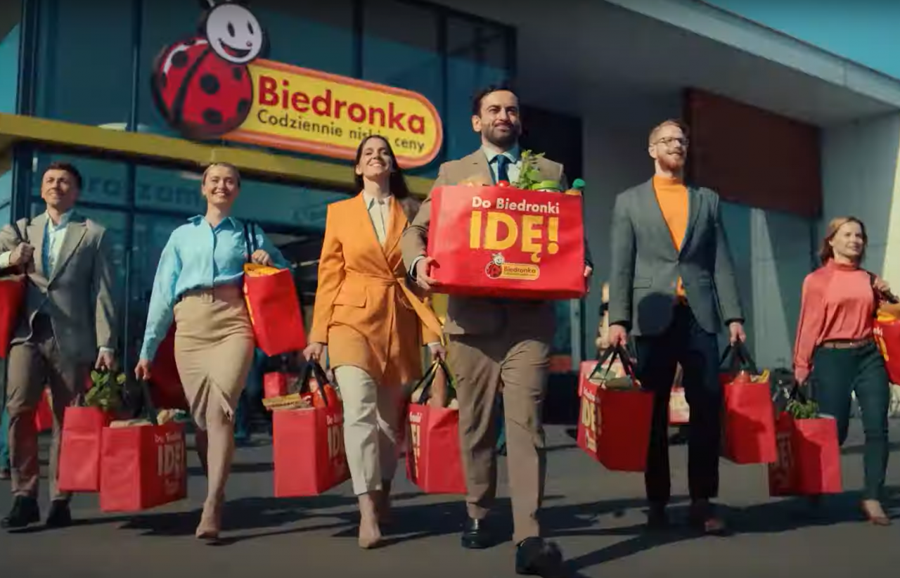 Polacy rezygnują z reklam w TV. Wybierają telefon podczas przerw (źródło: Jeronimo Martins Polska)