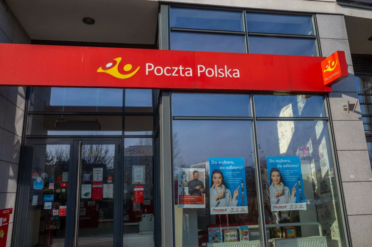 Na zdj. placówka Poczty Polskiej (fot. Konektus Photo/Shutterstock)