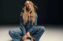 Sydney Sweeney na zdjęciu reklamowym American Eagle (fot. materiały prasowe)