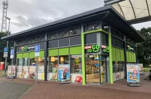 Pierwszy w Niemczech sklep Rewe To Go, zlokalizowany na parkingu autostradowym (fot. Sebastian Rennack)