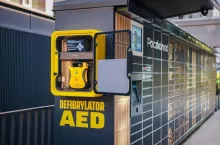 Defibrylator przy automacie InPostu (fot. Inpost)