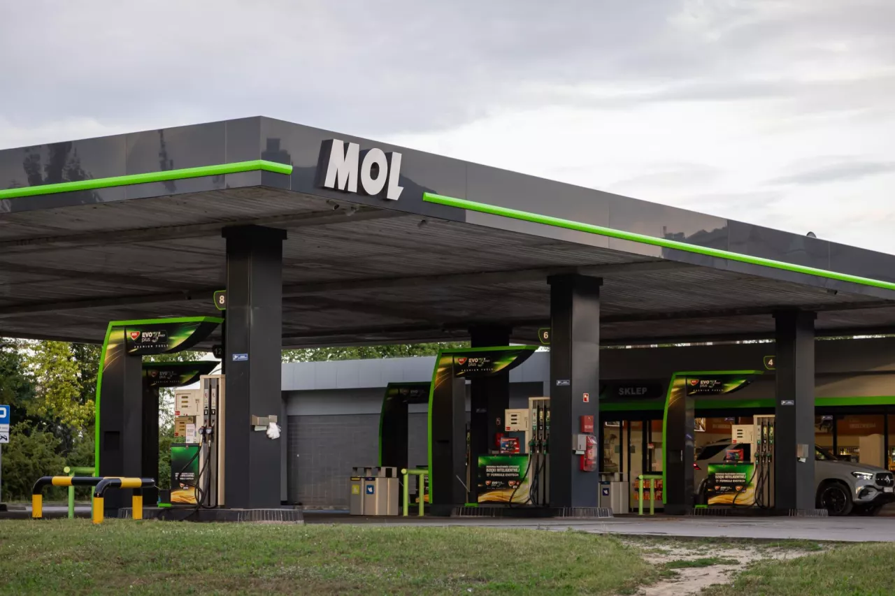 Stacja paliw Mol w Poznaniu (fot. Shutterstock)