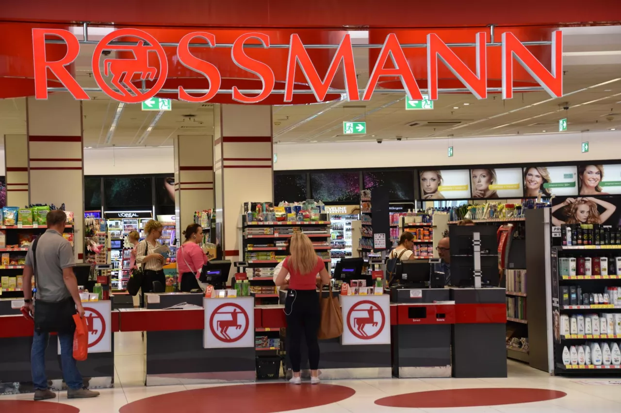Sklep sieci drogerii Rossmann (fot. Shutterstock)