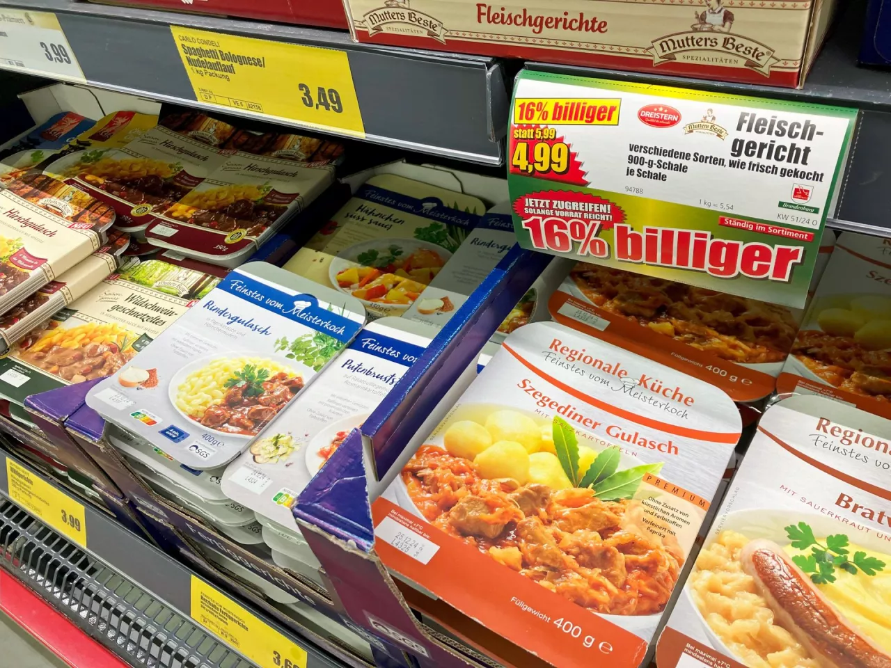 Chłodzone asortymenty zawierają kilkadziesiąt artykułów typu convenience, skupiając się na tradycyjnych smakach i przepisach.