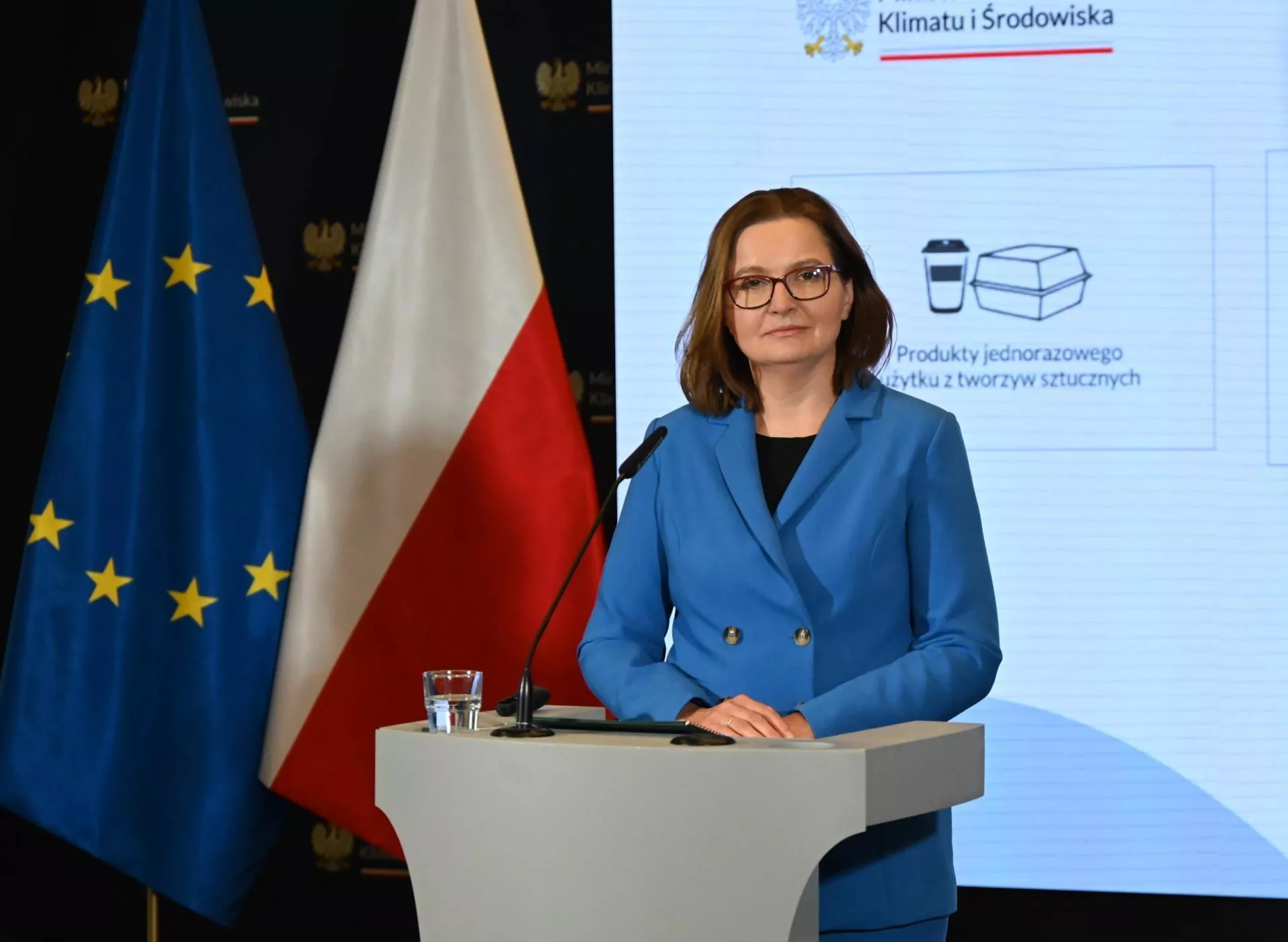 Minister Sowińska: Nie wykluczamy wyłączenia sklepów sportowych z systemu kaucyjnego. Ale...