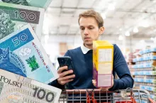 <p>Ceny oleju i kawy dosłownie wystrzeliły w lipcu. Zobacz TOP 10 drożyzny w sklepach (fot. Canva)</p>