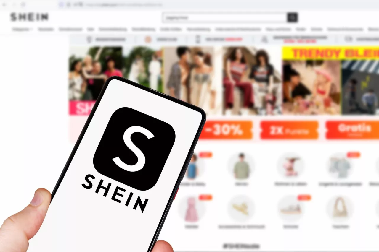 Shein planuje debiut w Hongkongu po nieudanych próbach w Londynie i Nowym Jorku (fot. Shutterstock)