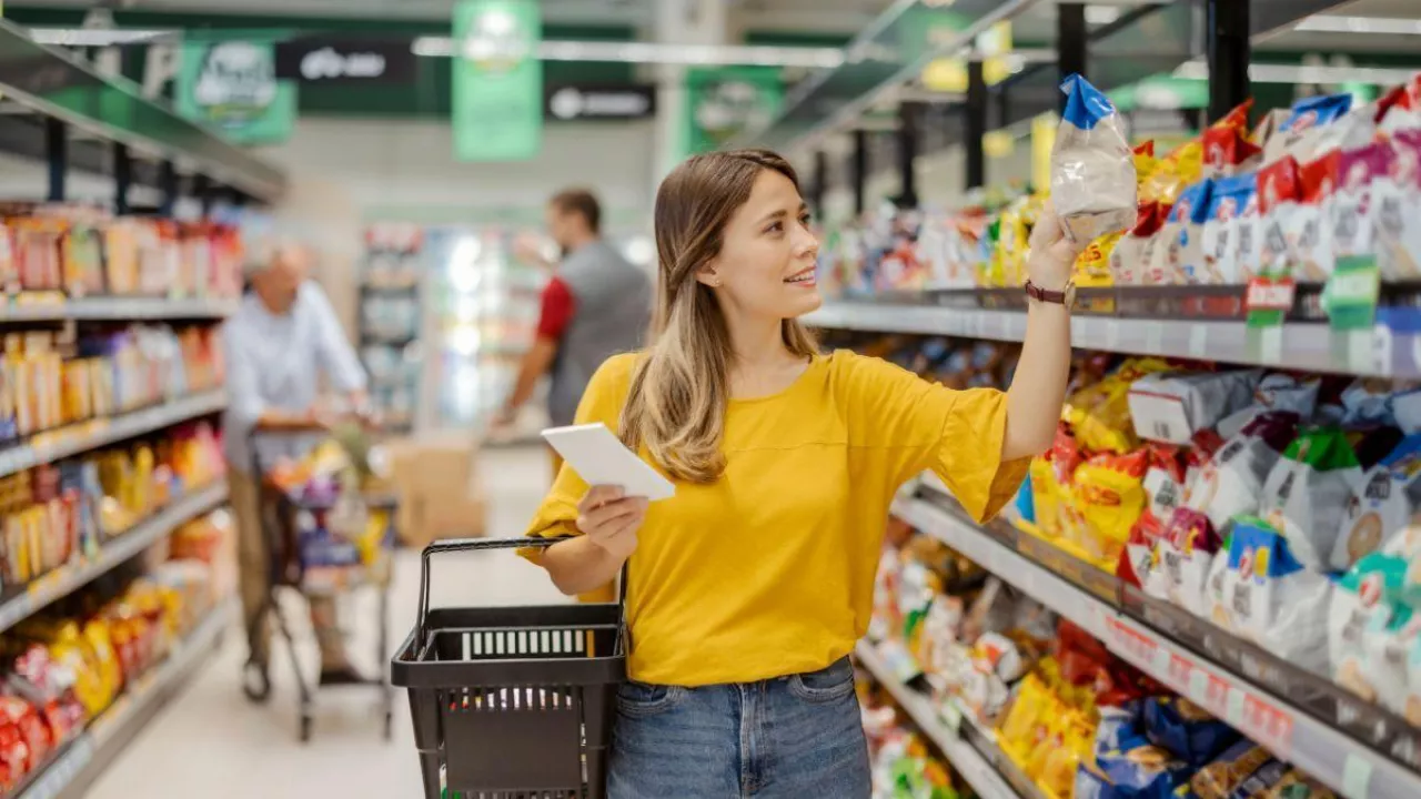 Biedronka, Lidl i Dino poza podium koszyka zakupowego ASM. Gdzie zakupy są najtańsze? (fot. Canva)