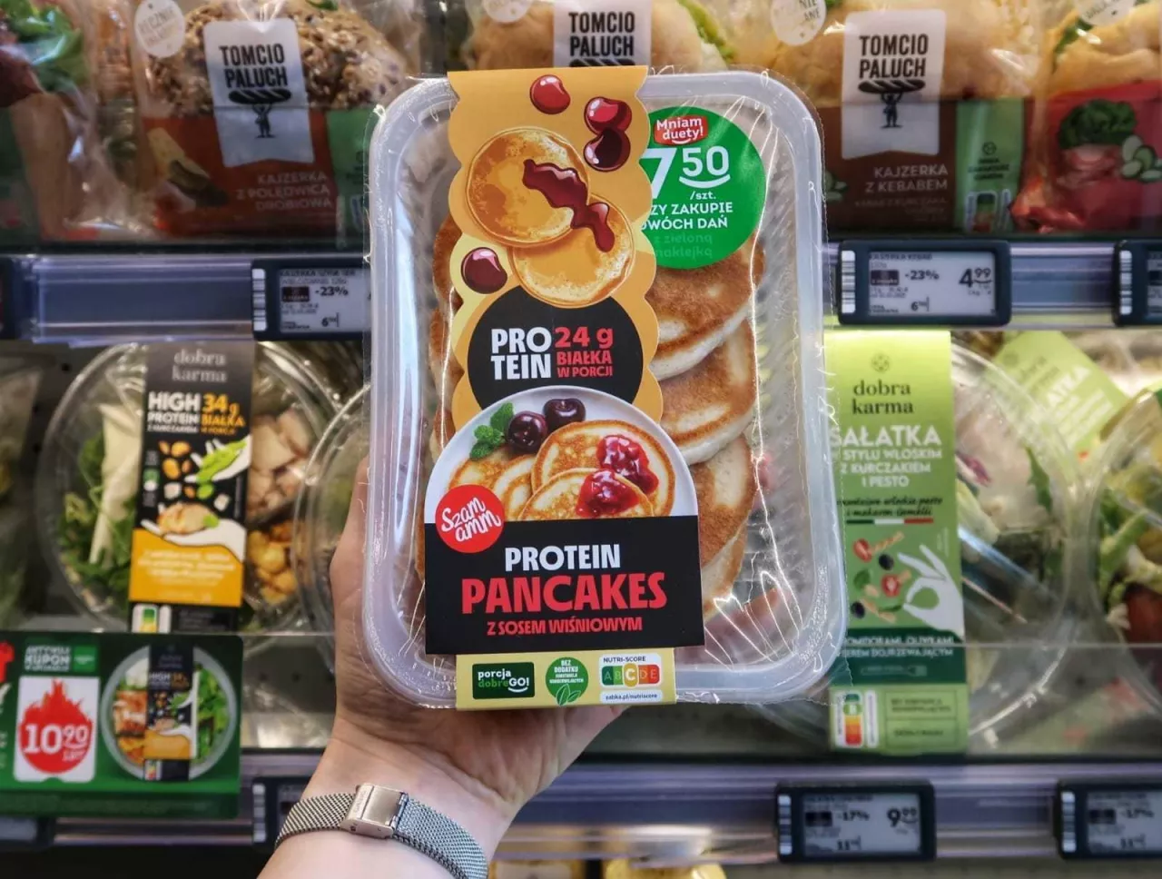 <p>Żabka udowadnia, że Polacy chętnie wybierają szybkie, pożywne i dostępne na każdym rogu posiłki</p>