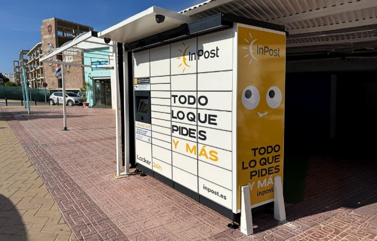 Automat InPostu na Ibizie (fot. Inpost)