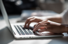 Zakupy bez wychodzenia z domu – czy Polacy pokochali sklepy spożywcze online?