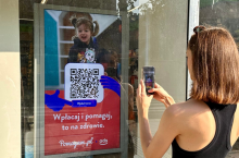 Żabka Polska nawiązała współpracę z platformą Pomagam.pl, aby promować dobroczynność