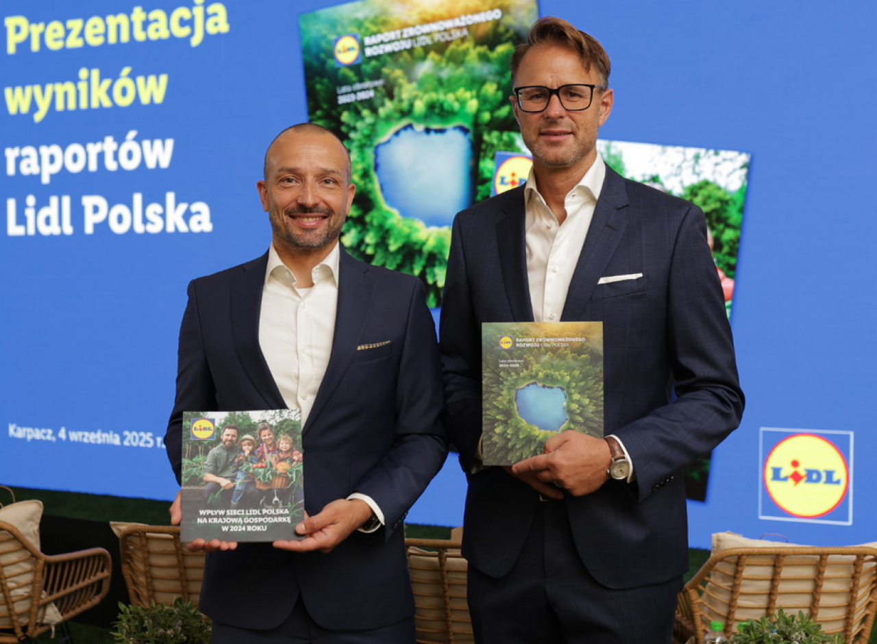 Od lewej: Michał Nowaczyk, członek zarządu, CFO Lidl Polska i Włodzimierz Wlaźlak, prezes zarządu Lidl Polska