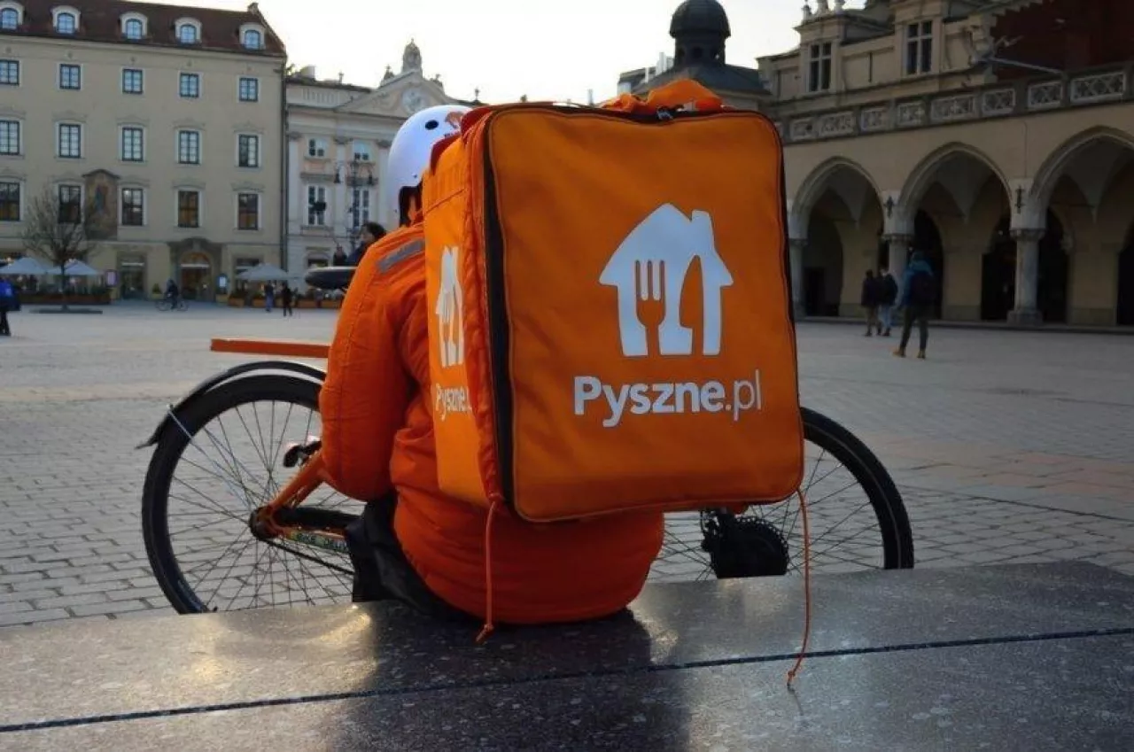 Prosus jest na ostatniej prostej do przejęcia Just Eat Takeaway.com - właściciela platformy Pyszne.pl (fot. Unsplash/laura Dewilde)