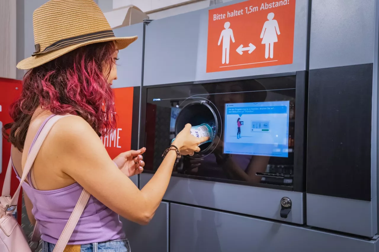 Zgodnie z przewidywaniami ekspertów system kaucyjny tak naprawdę wystartuje w Polsce najwcześniej w listopadzie (fot. Shutterstock) 